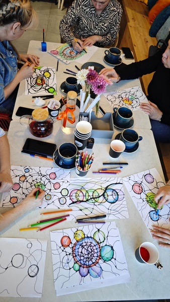 Весна, цветы и комплименты